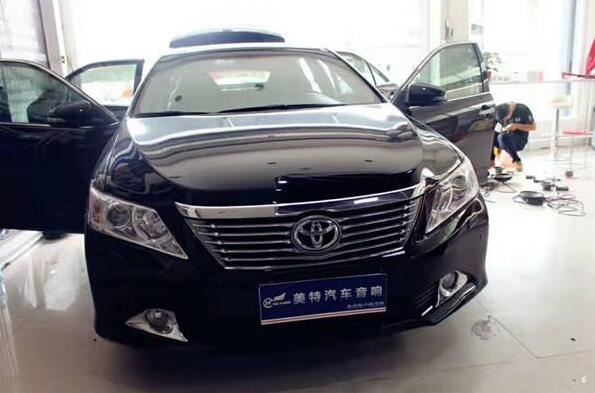 汽車音響怎么改？看豐田凱美瑞無損升級ds...