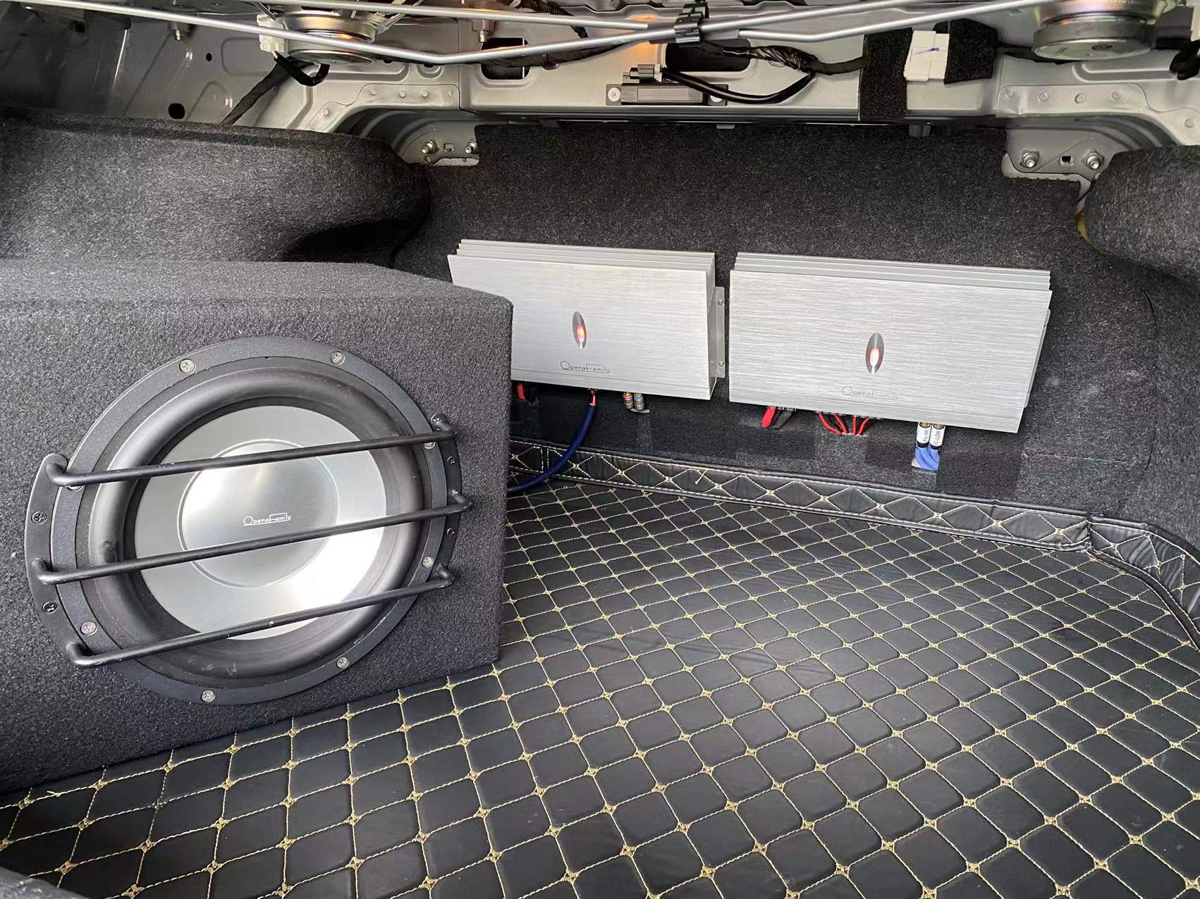 花小錢享高品質(zhì) 日產(chǎn)軒逸音響改裝后，能聽能炸個(gè)性十足