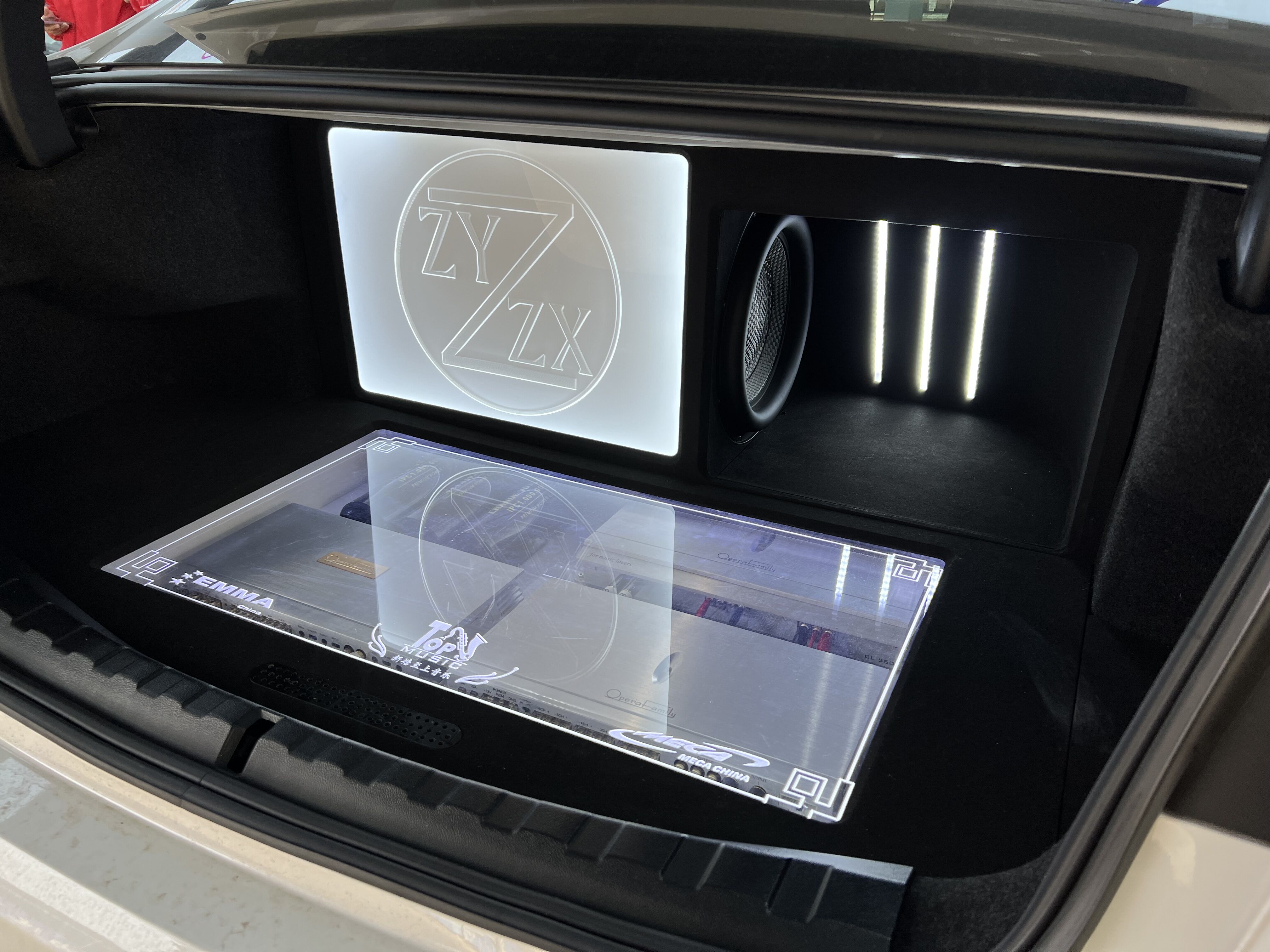 歌劇世家專業(yè)音改方案 這下子寶馬325Li的音質(zhì)有救了！