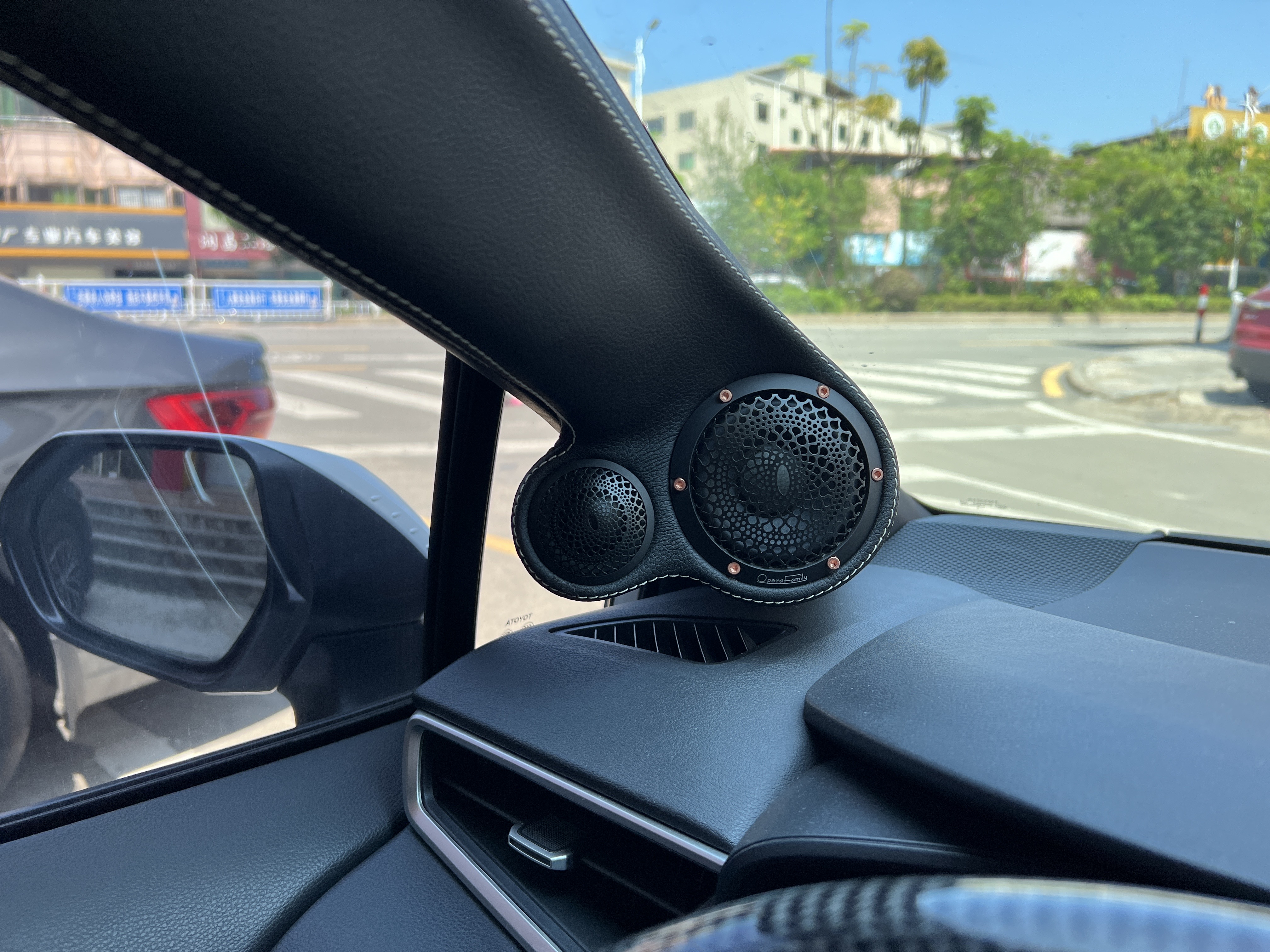 厲害了，豐田雷凌改裝成這樣，每天都像開新...