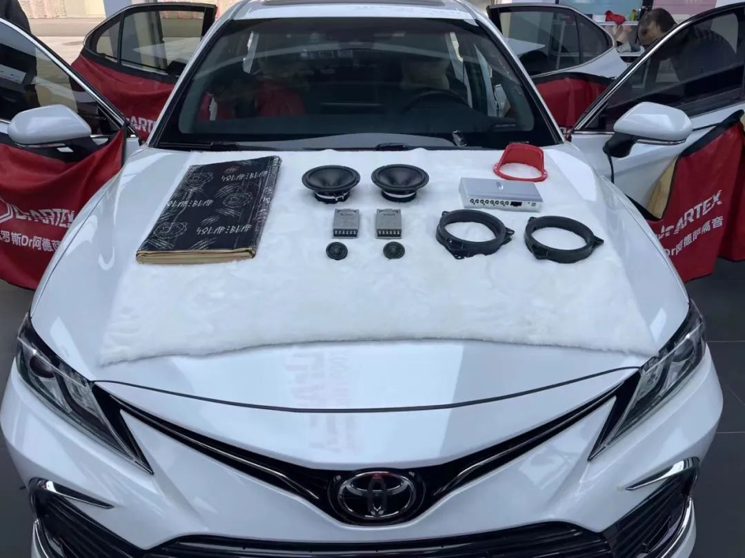 豐田凱美瑞音響升級，音樂無處不在，駕駛更加暢快！