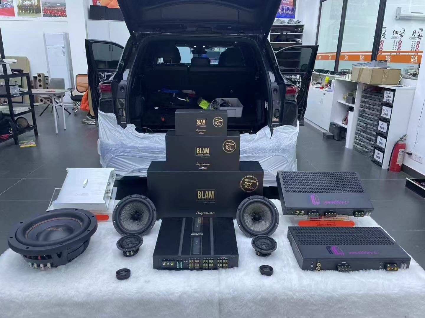 豐田皇冠陸放音響升級(jí)，邂逅法式浪漫音律