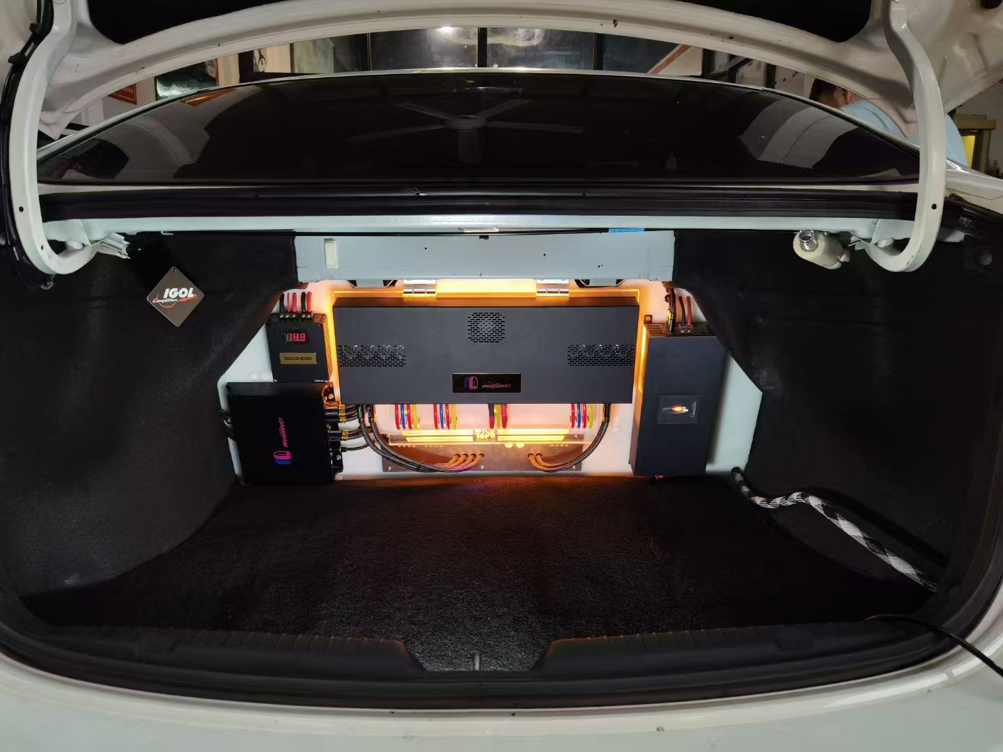 現(xiàn)代朗動(dòng)音響升級(jí)，提升您的愛(ài)車(chē)音質(zhì)