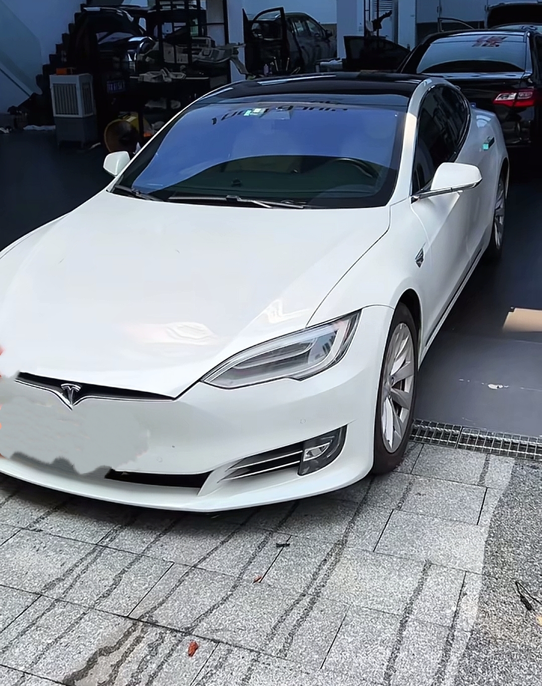 特斯拉modelS.jpg